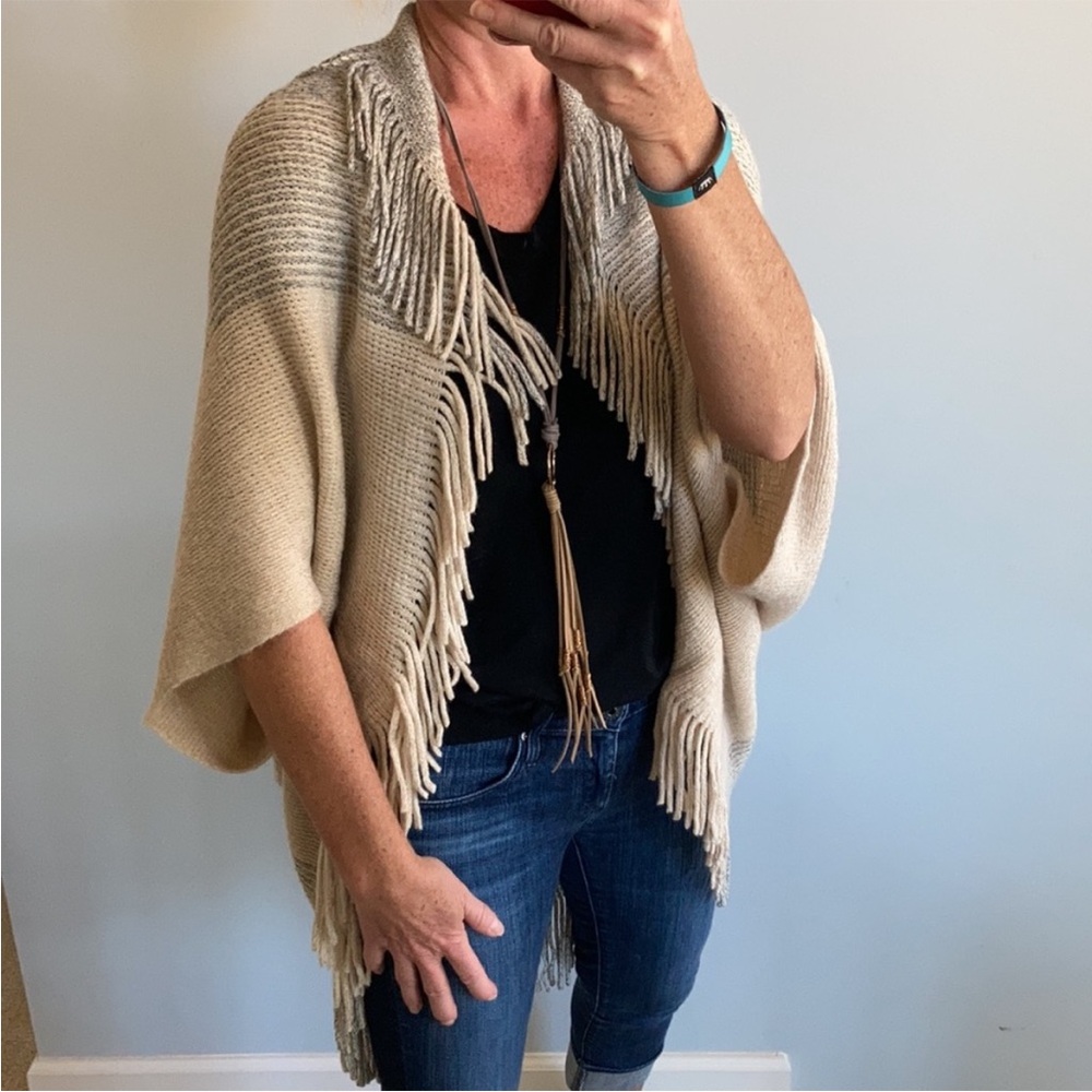 Oatmeal & Grey Fringed Sweater Kimono/Wrap - Picture 7 of 8